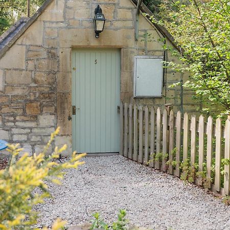 The Coach House Beautiful Georgian Apartment Wifi And Parking Near Bath Box  Extérieur photo